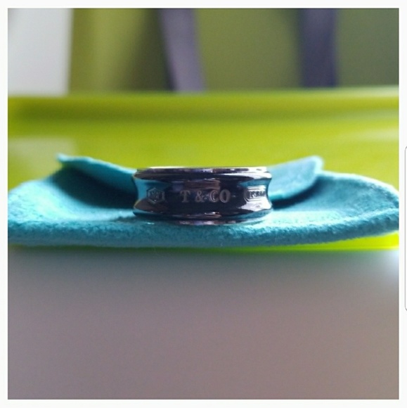 🚫SOLD🚫Tiffany Men's Silver/Titanium Ring - Picture 5 of 8